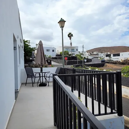 Falcon Apartment Tinajo