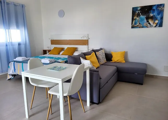 Falcon Apartment *